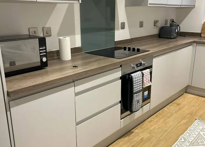 The Dyche-parking-local Attractions-fast Wi-fi Apartament