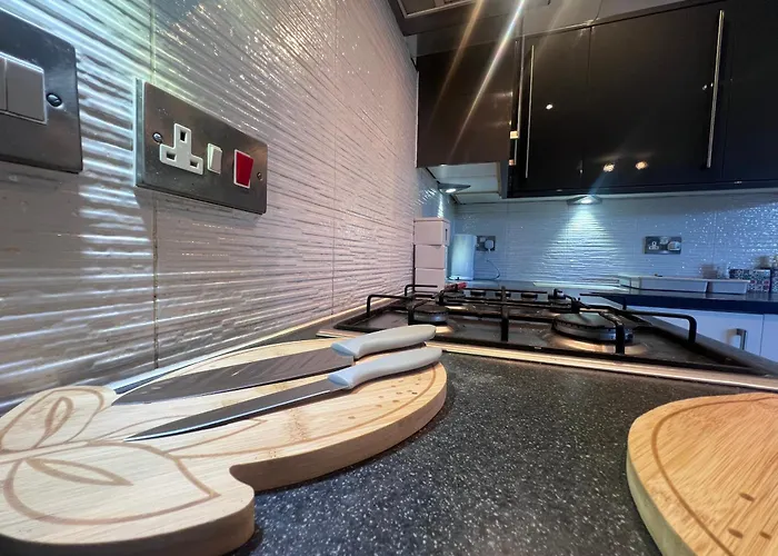 Spacious 2 Bed House In Manchester With Private Parking Dom wakacyjny Manchester