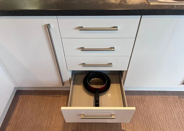 Spacious 2 Bed House In Manchester With Private Parking Dom wakacyjny