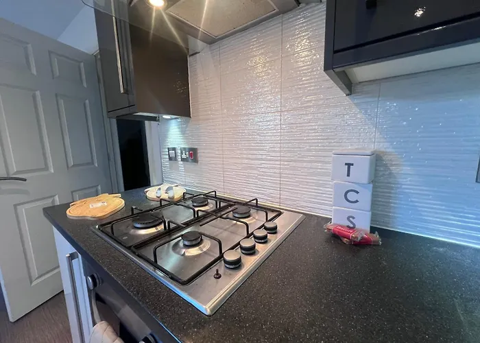 Dom wakacyjny Spacious 2 Bed House In Manchester With Private Parking Manchester