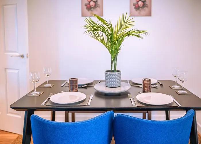 2 Bedroom Denton, Suitable For Professionals Needing A Peaceful Work Environment Apartament Manchester