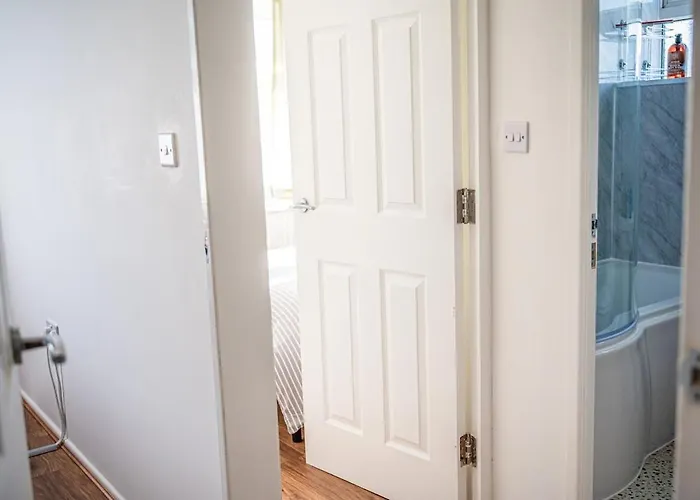 Apartament 2 Bedroom Denton, Suitable For Professionals Needing A Peaceful Work Environment