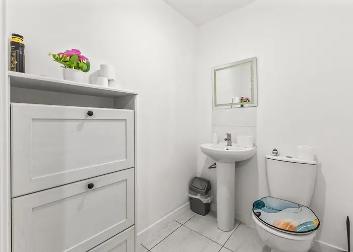 Σπίτι διακοπών Modern 4 Bedroom Detached House 66cl