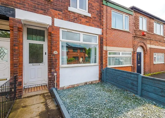 New! Modern 3-bed House, Free Parking, Fast Wi-fi & Easy Access 맨체스터