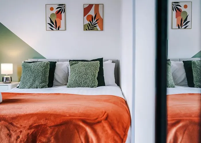 New! Modern 3-bed House, Free Parking, Fast Wi-fi & Easy Access 펜션 맨체스터