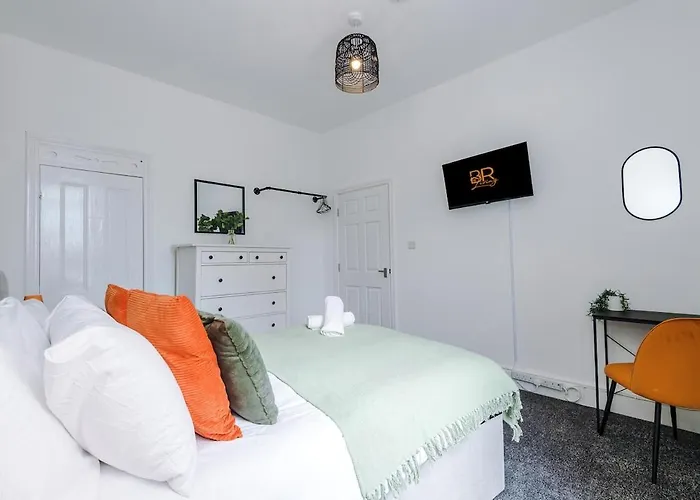펜션 New! Modern 3-bed House, Free Parking, Fast Wi-fi & Easy Access 맨체스터
