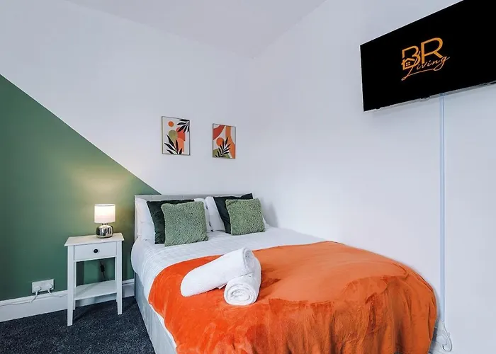 펜션 New! Modern 3-bed House, Free Parking, Fast Wi-fi & Easy Access 맨체스터