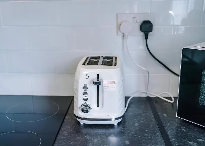 New! Modern 3-bed House, Free Parking, Fast Wi-fi & Easy Access 맨체스터