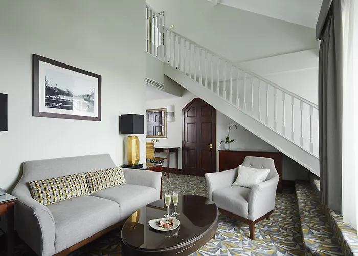 Marriott Victoria & 4*