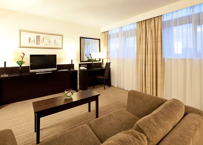 Mercure Piccadilly Hotel 4*