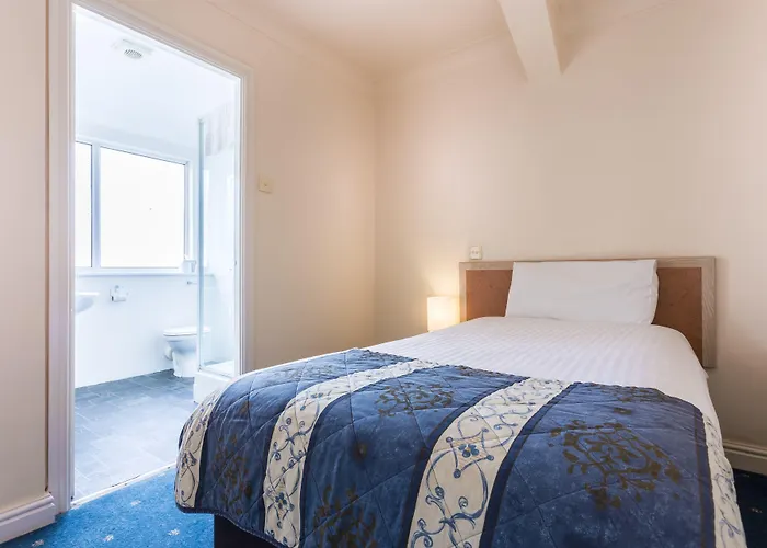 The Gardens מלון