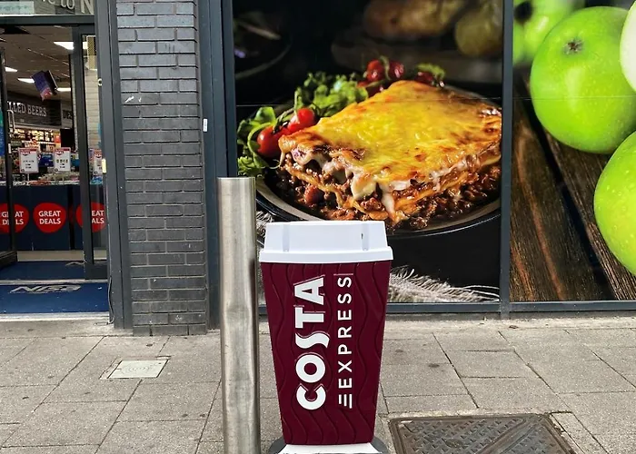 Dom wakacyjny Cheerful 4-bedroom House With Multiple Car Parking Manchester