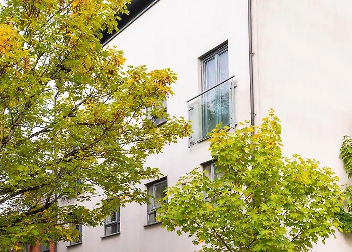 Cheerful 4-bedroom House With Multiple Car Parking Dom wakacyjny