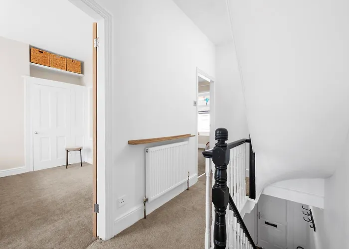 Three Bedroom House By Brookland Serviced Short Lets With Free Wifi *