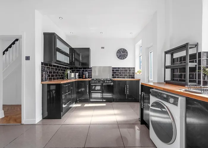 Three Bedroom House By Brookland Serviced Short Lets With Free Wifi Διαμέρισμα Μάντσεστερ