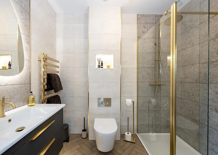 Luxury Spacious 3-bed Oasis Just 10 Mins From Centre With Free Parking Σπίτι διακοπών *