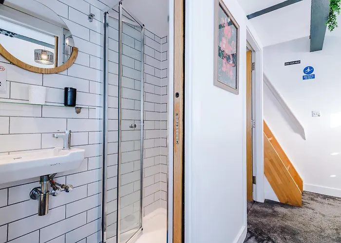 Stunning 3br Townhouse, Terrace, Games, Free Parking Feriehus *