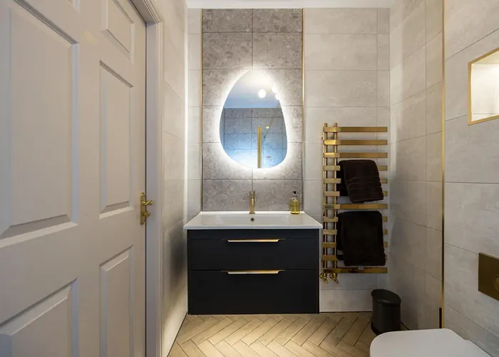 Σπίτι διακοπών Luxury Spacious 3-bed Oasis Just 10 Mins From Centre With Free Parking