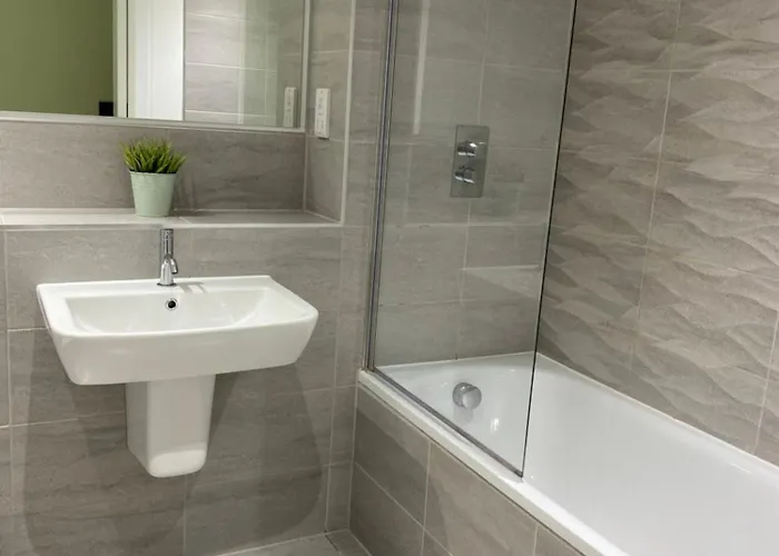 Prime Central-luxury 1br Apartment-free Parking-fast Wi-fi Apartment