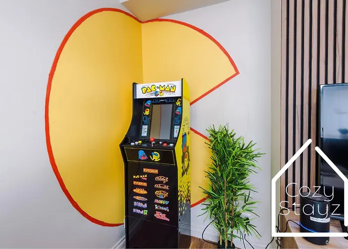 Spacious 3 Bed With Pac-man, Darts And 2 Parking Spaces 펜션