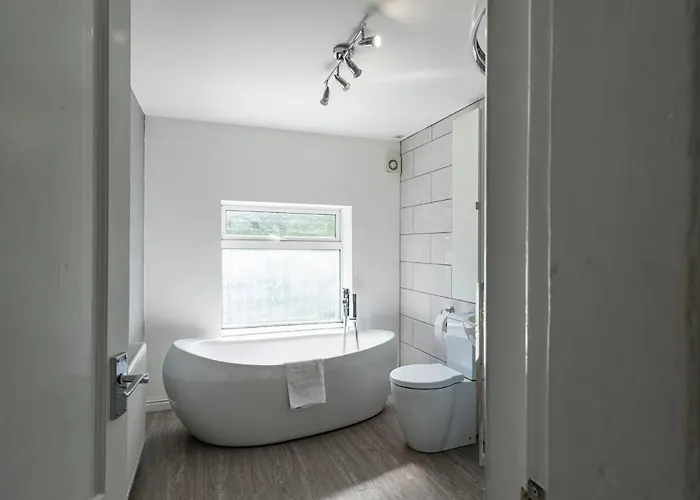 Spacious 3br Family With Big Garden Ferienhaus