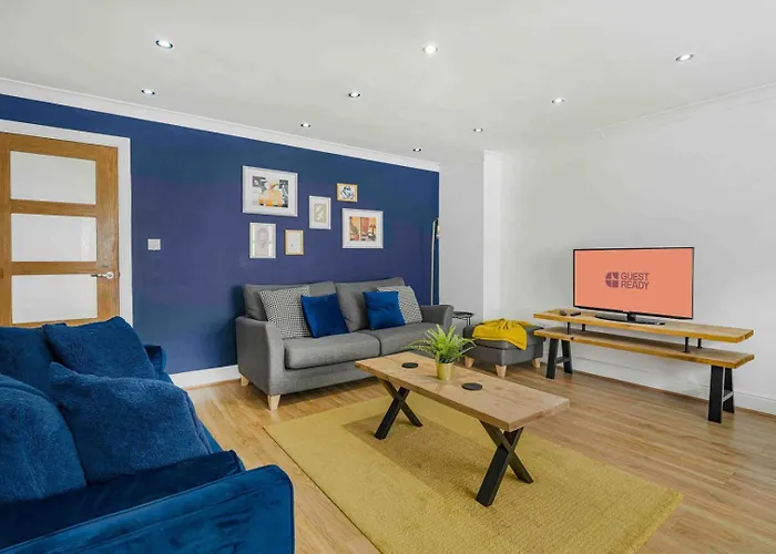 Guestready - Charming Retreat In Trafford 4*