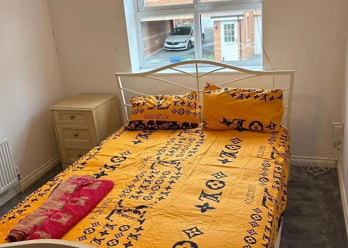 House - Sleeps 5 Private Parking & Pets Allowed