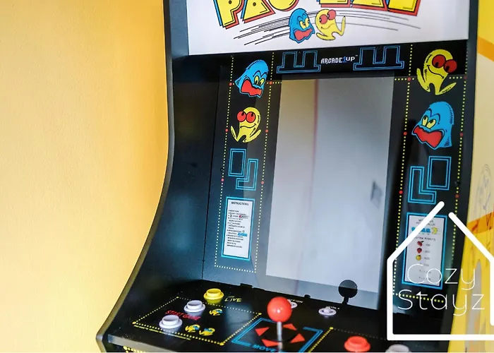 Spacious 3 Bed With Pac-man, Darts And 2 Parking Spaces 펜션 맨체스터