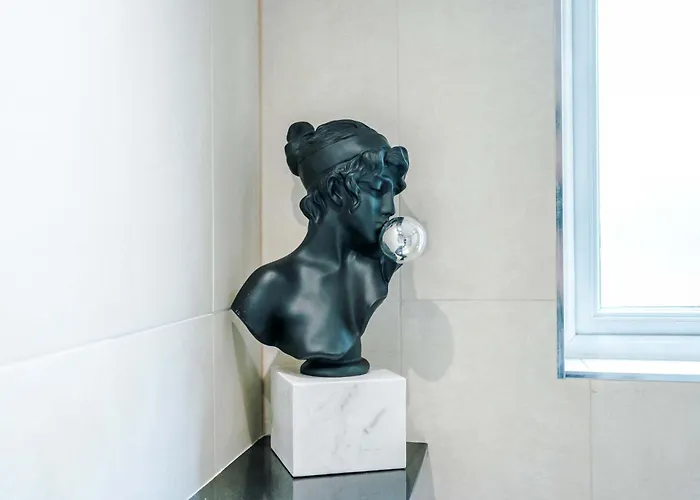 Minutes To The Coop Live Arena & Etihad Stadium - Free Parking With Ev Charger