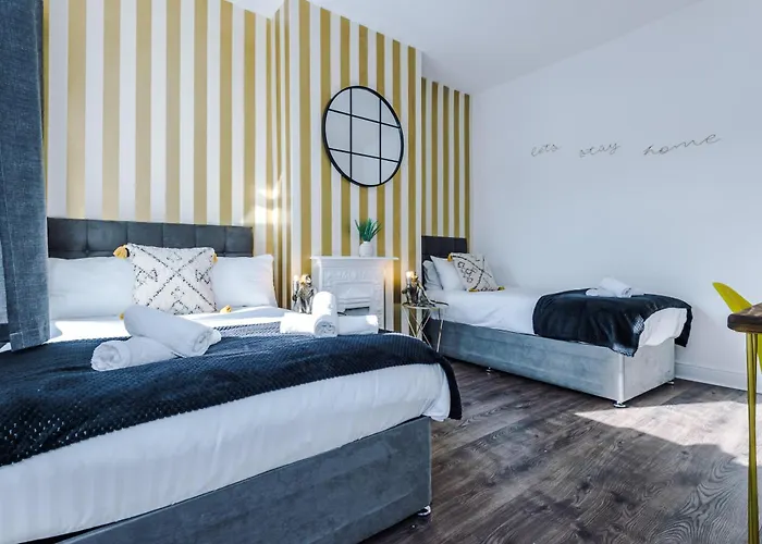 Dom wakacyjny Spacious 4br With 3 Baths, *