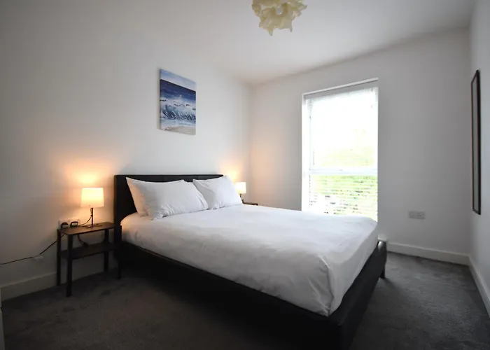 Modern 3br With Garden And Parking Mcr * Manchester