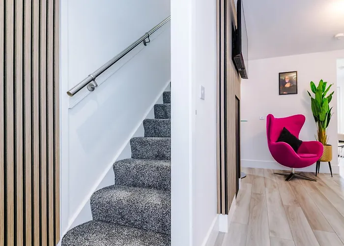 Minutes To The Coop Live Arena & Etihad Stadium - Free Parking With Ev Charger Ferienhaus *