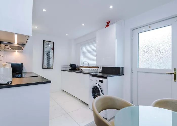 Ferienhaus Minutes To The Coop Live Arena & Etihad Stadium - Free Parking With Ev Charger Manchester