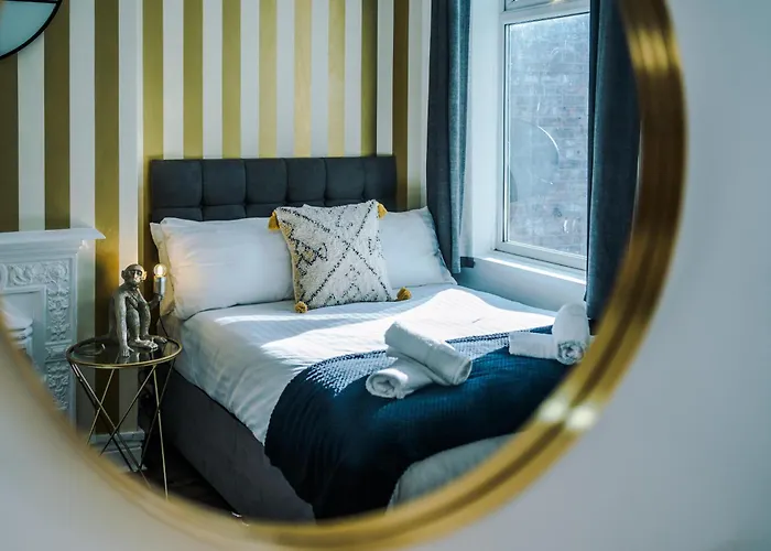 Dom wakacyjny Spacious 4br With 3 Baths, Manchester