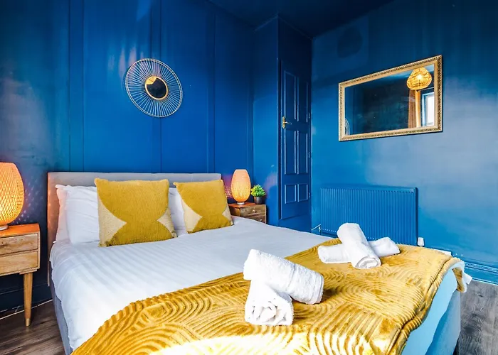 Dom wakacyjny Spacious 4br With 3 Baths, Manchester