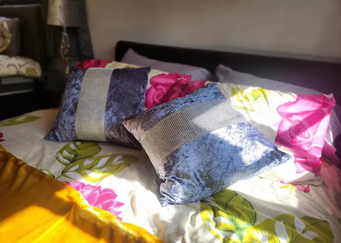 Charming Duplex Free Wifi Old Trafford *