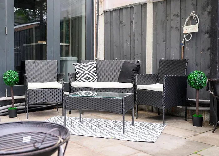 דירה Four Bedroom House By Brookland Serviced Short Lets Salford With Free Wifi