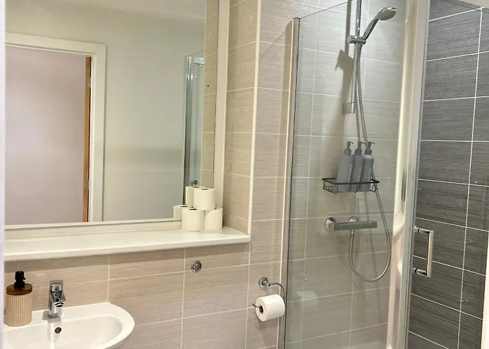 With - Terrace - Gym- Free Parking- Next To Man Stadium & Centre Apartamento Mánchester