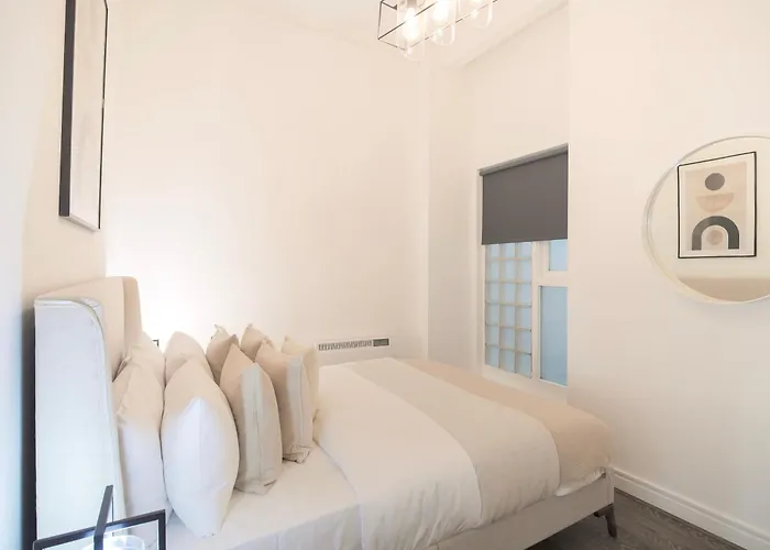 Large Centre Stylish And Spacious Apartman Manchester