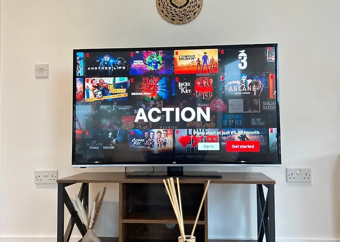 With - Terrace - Gym- Free Parking- Next To Man Stadium & Centre *