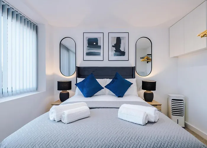 Stylish 1bed Fast Wi-fi Easy Access To *