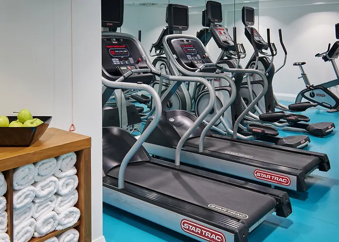 Crowne Plaza Centre By Ihg 4*