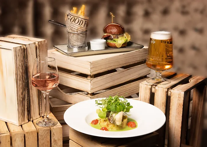 Hotel Crowne Plaza Centre By Ihg 4*