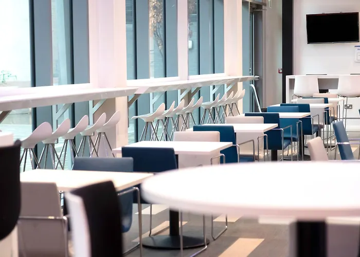 Express Centre Arena By Ihg Hotel