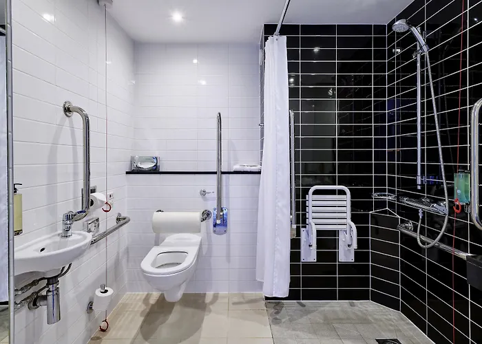 Hotel Express Centre Arena By Ihg 3*