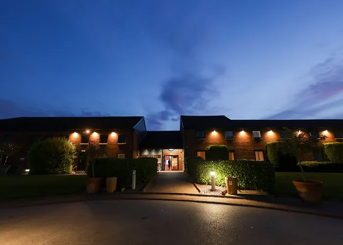 Hotel The Waterside And Leisure Club 3*