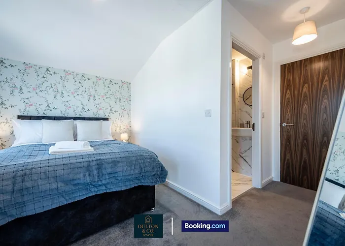 Luxury Retreat For 10 Short Lets & Serviced With Hot Tub And Spacious Garden Сasa de vacaciones *