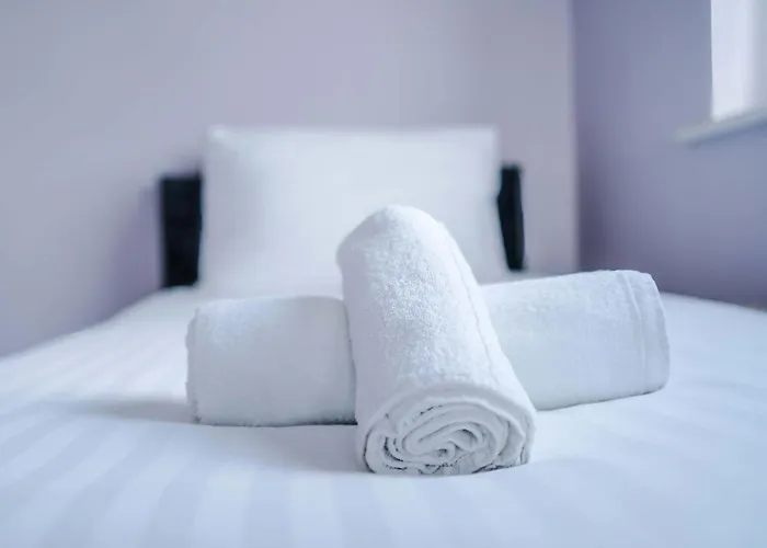 Large Townhouse By The Etihad & Coop Live Arena With Free Parking Prázdninový dům Manchester