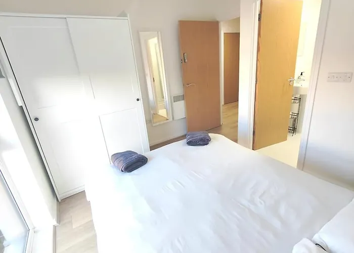 Apartment New 2 Bedroom Flat Close To Center Camp Street *