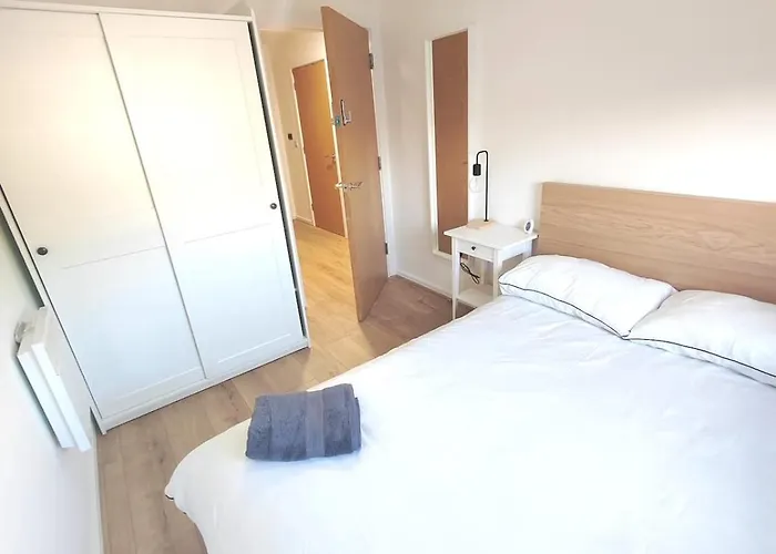 New 2 Bedroom Flat Close To Center Camp Street * Manchester